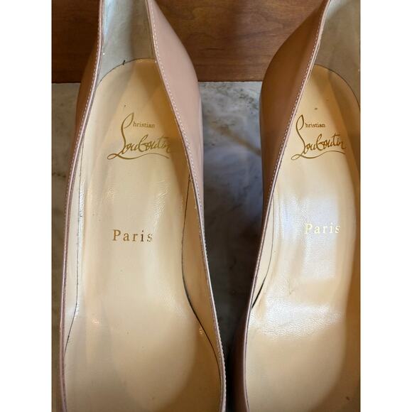 Authenticated Christian Louboutin Kate Patent Leather Heels Pumps Beige 38 - Picture 13 of 13